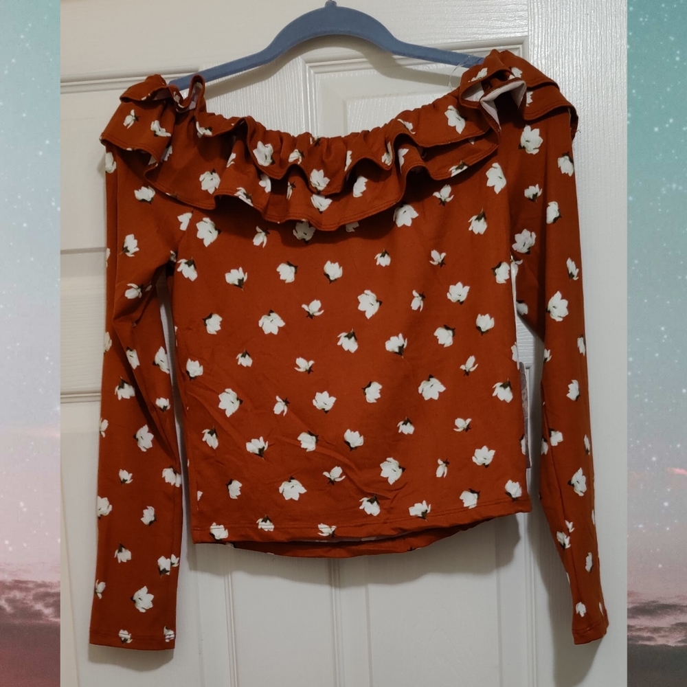 🌼NEW Floral Off-the-Shoulder Long Sleeve Crop Top